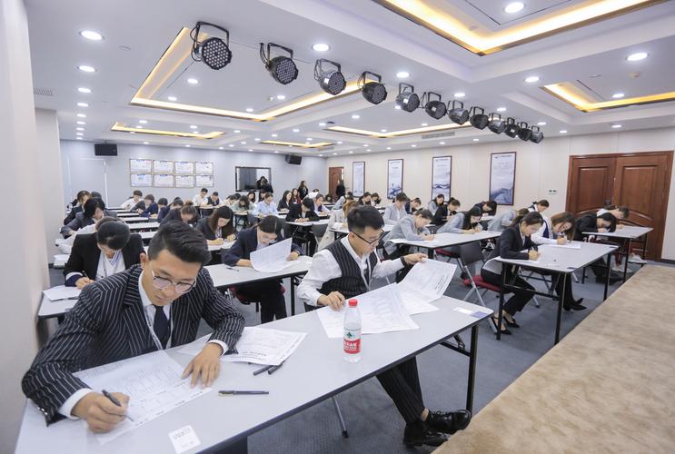 毕芳,公司经营范围包括:教育信息咨询;文化艺术交流活动